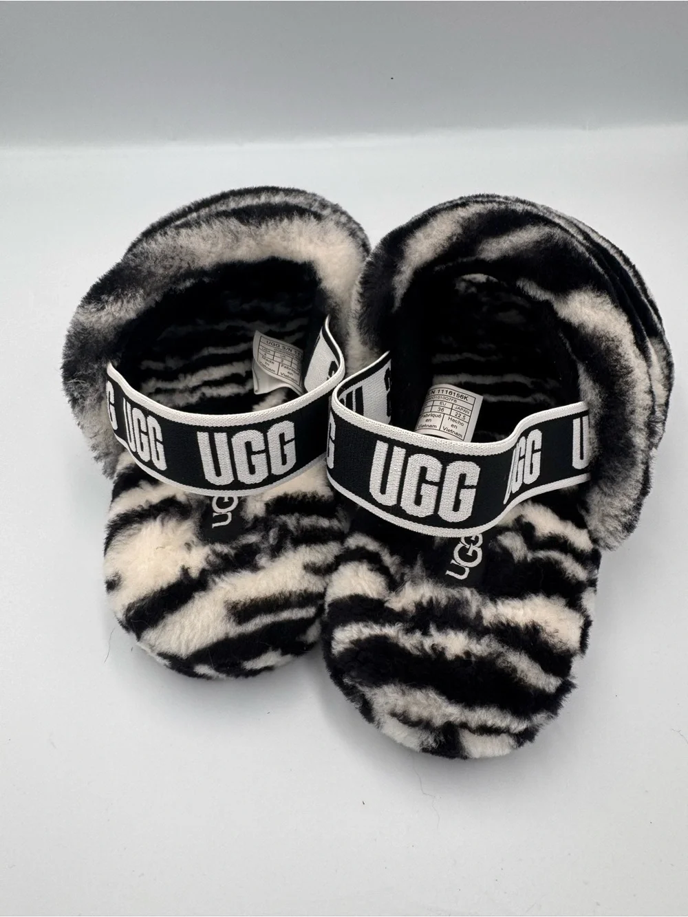 UGG Fluff Yeah Slide Zebra Black White Big Kids Sheepskin Sling Back Slipper 4